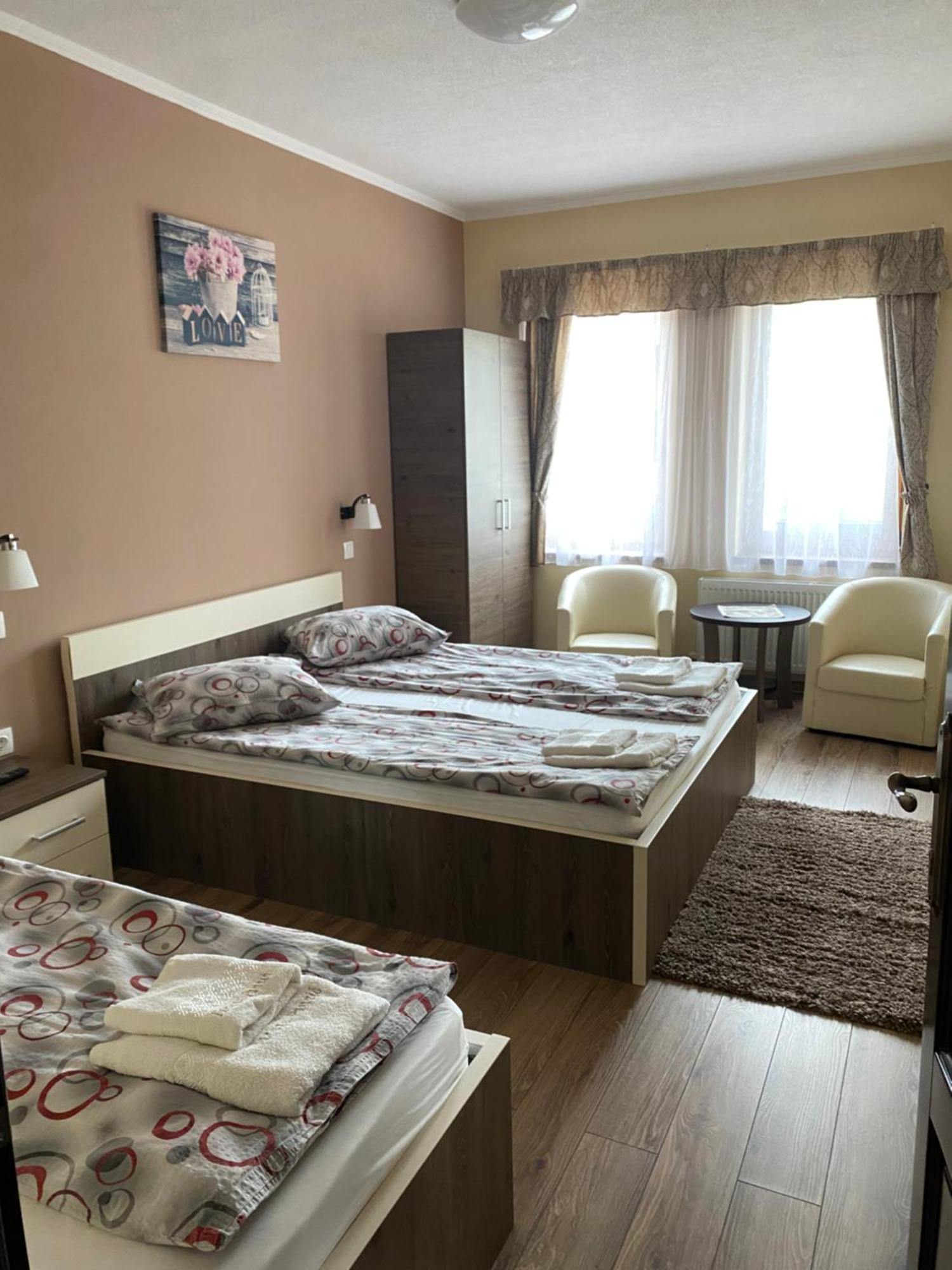 Farkas Panzio Bed & Breakfast Praid Exterior photo
