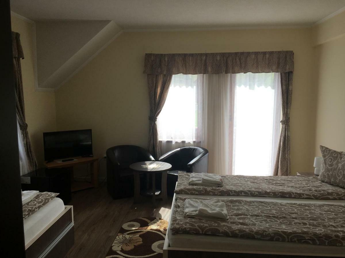 Farkas Panzio Bed & Breakfast Praid Exterior photo